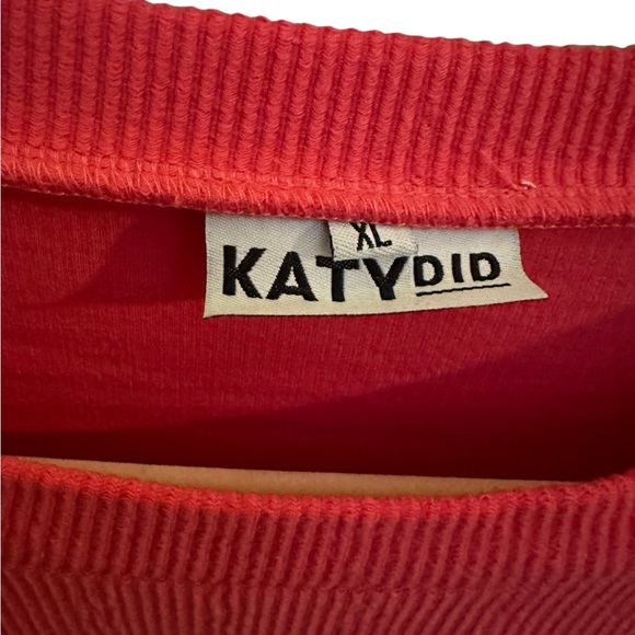 ❤️ Fun and sweet sweatshirt! - Picture 3 of 3